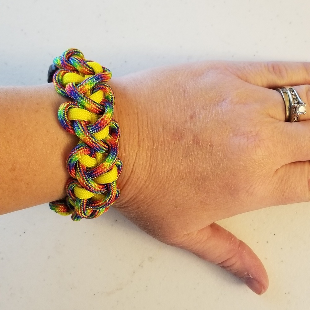 Handcrafted paracord bracelet Rainbow size 7 1/2"